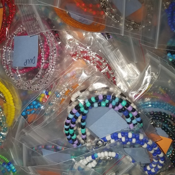 10 Assorted Beaded Chains - Picture 3 of 4